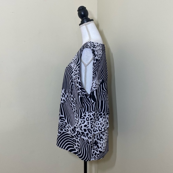 Chicos || woman’s sleeveless rifle blouse size Large (3) - Picture 2 of 7